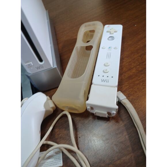 Nintendo Wii Consol Bundle Medal Of Honor/Thrillville Tested And Played - Picture 5 of 9